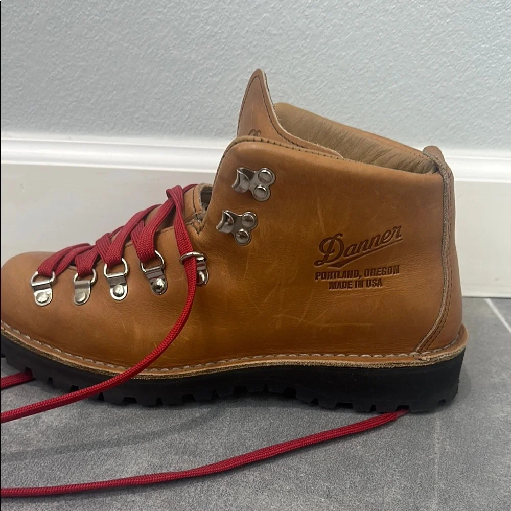 Danner Tan Leather Boots with Red Laces - Picture 6 of 9